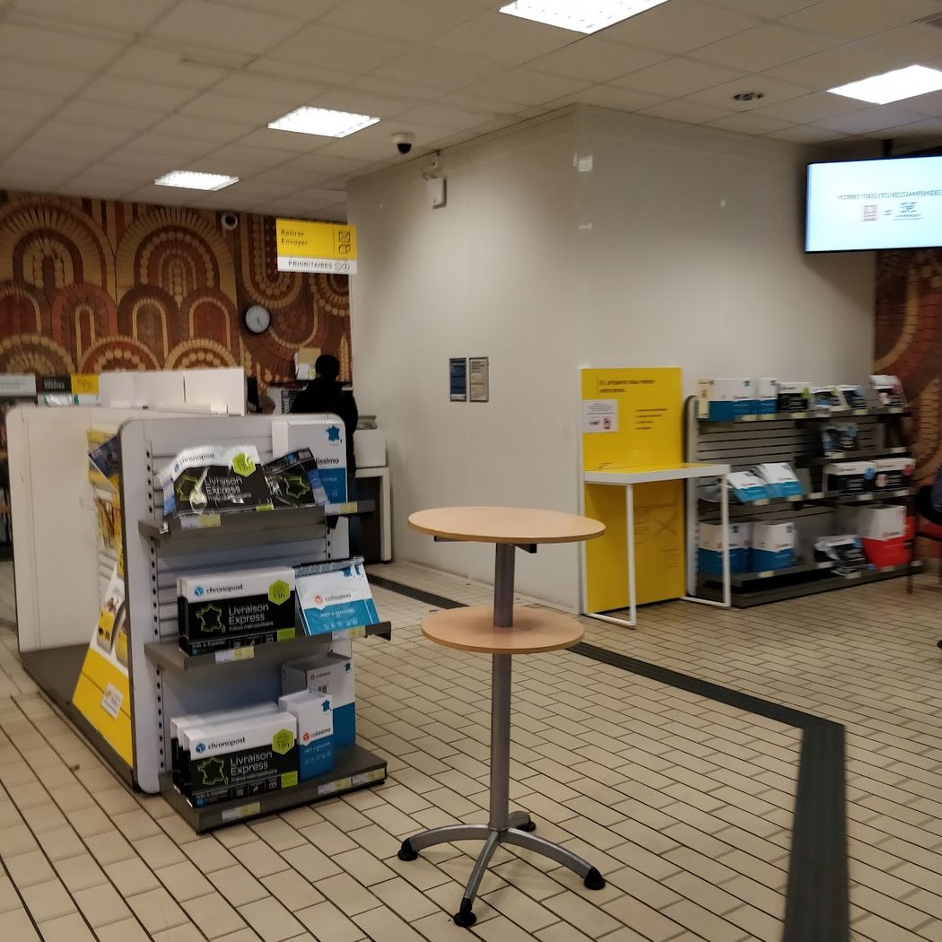 La Poste Garches 3